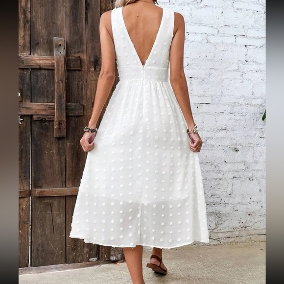 Boho Elegant Classic Swiss Dot Ruched Bust V-neck Sleeveless Dress White - Picture 2 of 5